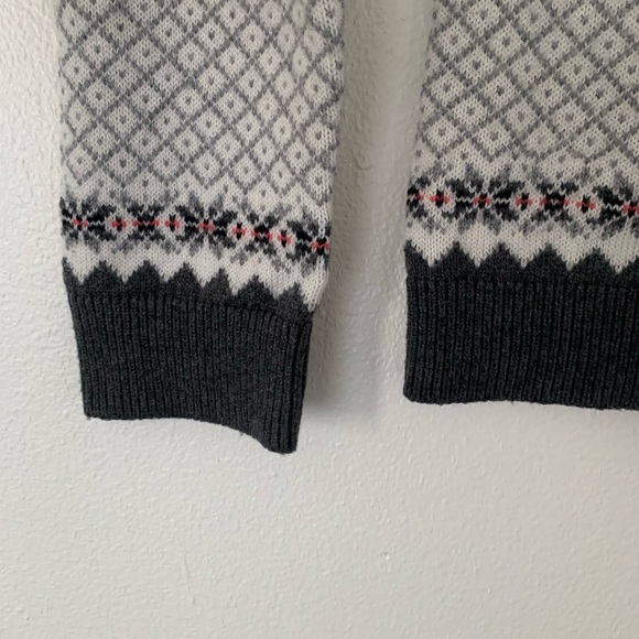 {SOLD} LOFT | Grey and White Fair Aisle Crew Neck Sweater with Pink Accent - Picture 3 of 4